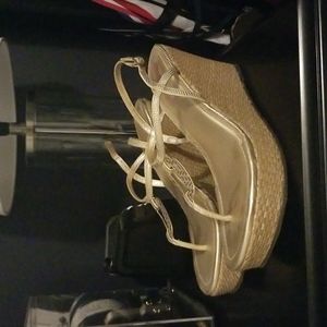 Lilly Pulitzer gold wedge sandals, sz 9.5